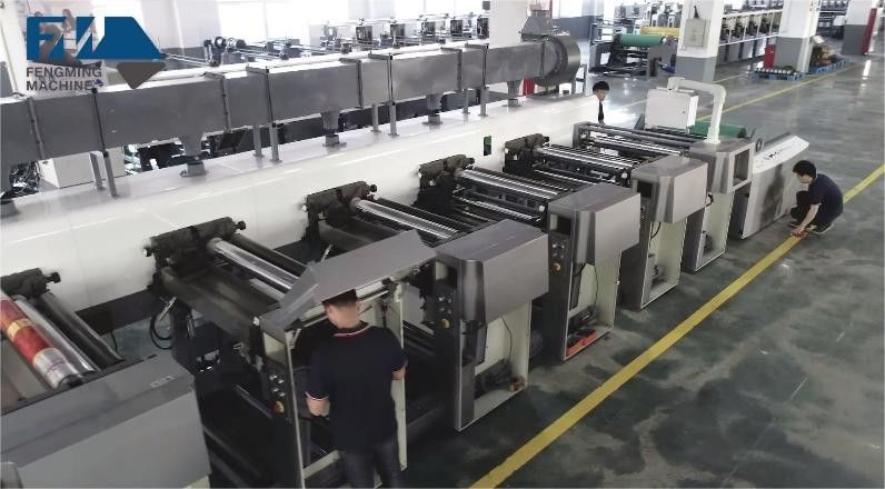 Флексопринтер с автоматической системой погрузки и разгрузки